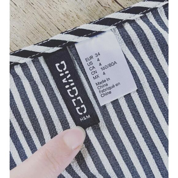 H&M Womens Black and White Wrapover Stripe Long Flare Sleeve Blouse Size 4 154S - Picture 3 of 8